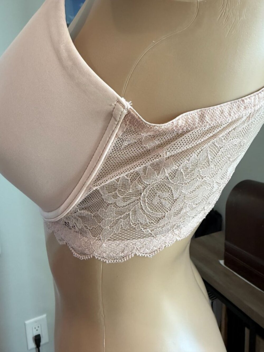 Natori Bliss Perfection Underwire Contour Bra - 36D, Style Number: 721211 - Picture 11 of 13